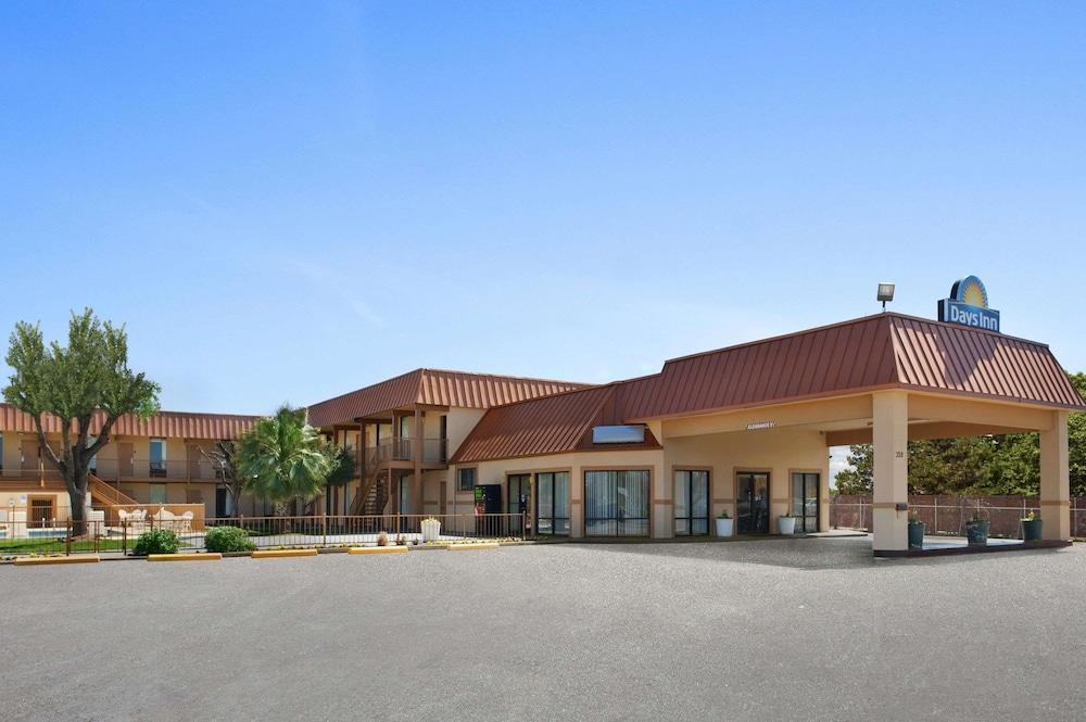Days Inn By Wyndham Burleson Ft. Worth Екстер'єр фото